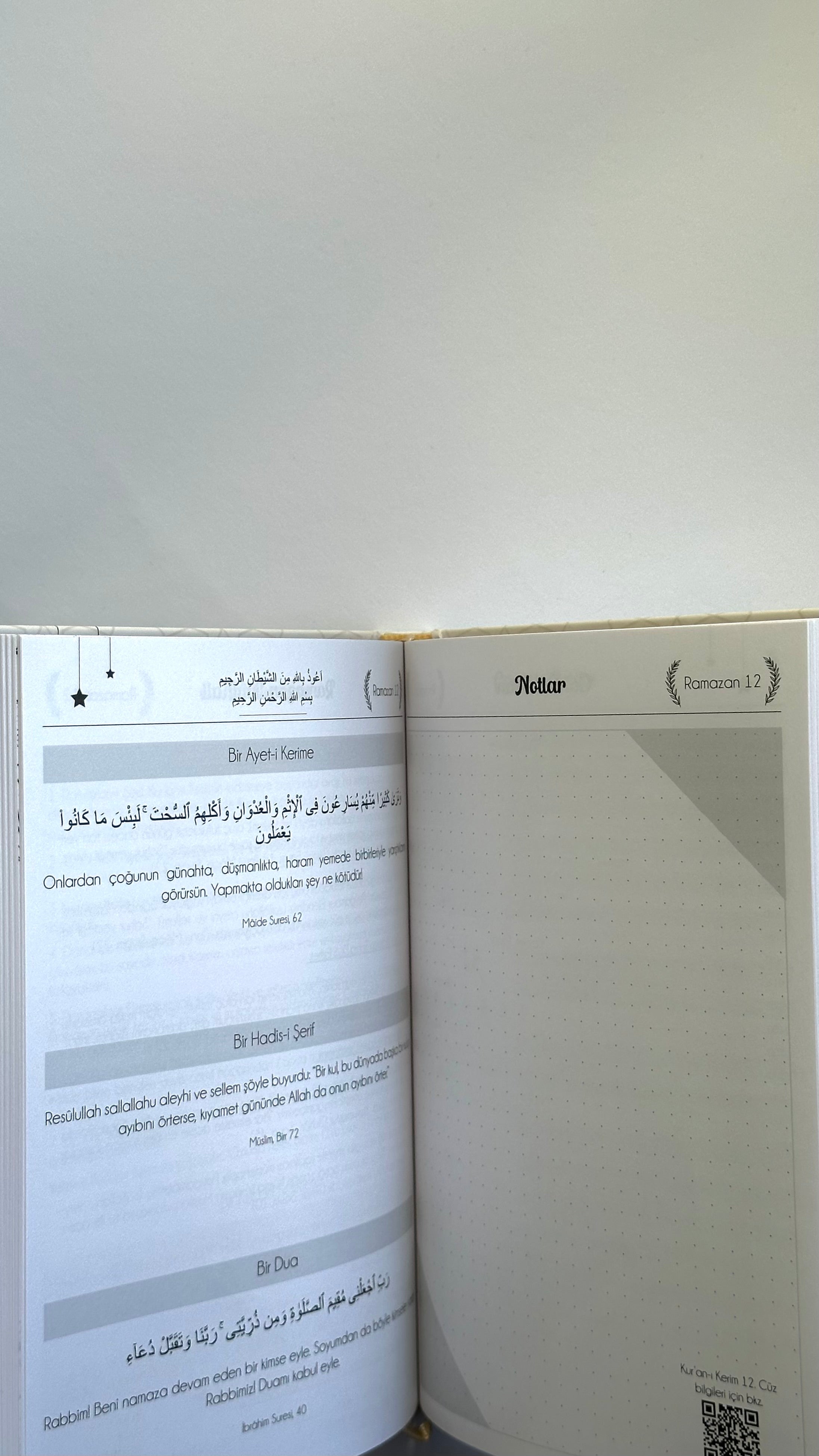 Premium Ramadan Planner – Your Spiritual Companion (TR/AR - Undated)